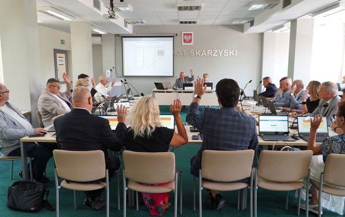 Po XXVIII sesji Rady Powiatu Skarżyskiego - Radni podjęli decyzje w sprawie budżetu i inwestycji